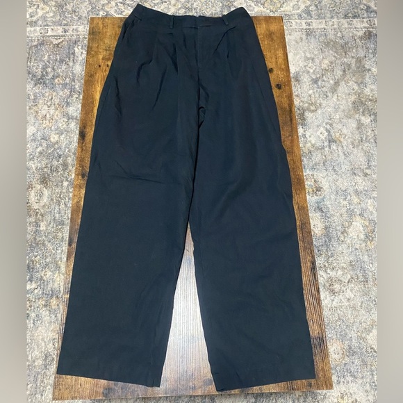 WAYF Women's Pleated Gilmore Wide Leg Black Pants Size Small - Picture 2 of 8